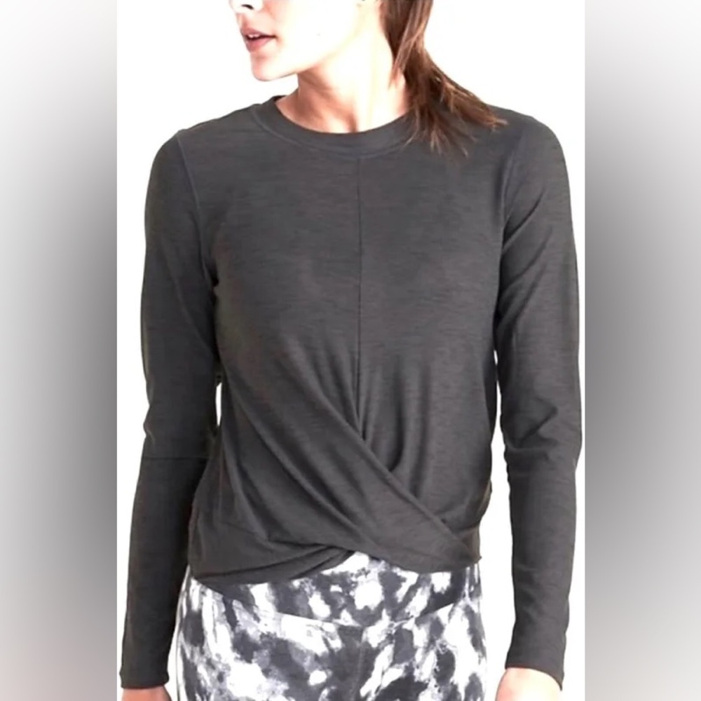 NWOT Old Navy Active Twist/keyhole top - in white and black - Picture 3 of 5
